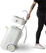 روشویی سیار کمپینگ با پدال پا و مخزن ۴۵ لیتری، دارای چرخ و ارتفاع قابل تنظیم