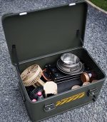 جعبه ذخیرهسازی آلومینیومی ۵۰ لیتری کمپینگ با پایه تاشو و قفل